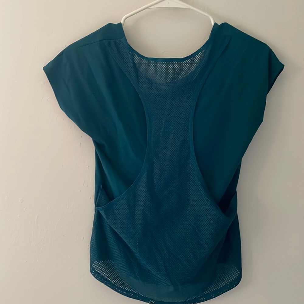 Girls green work out short sleeve tee